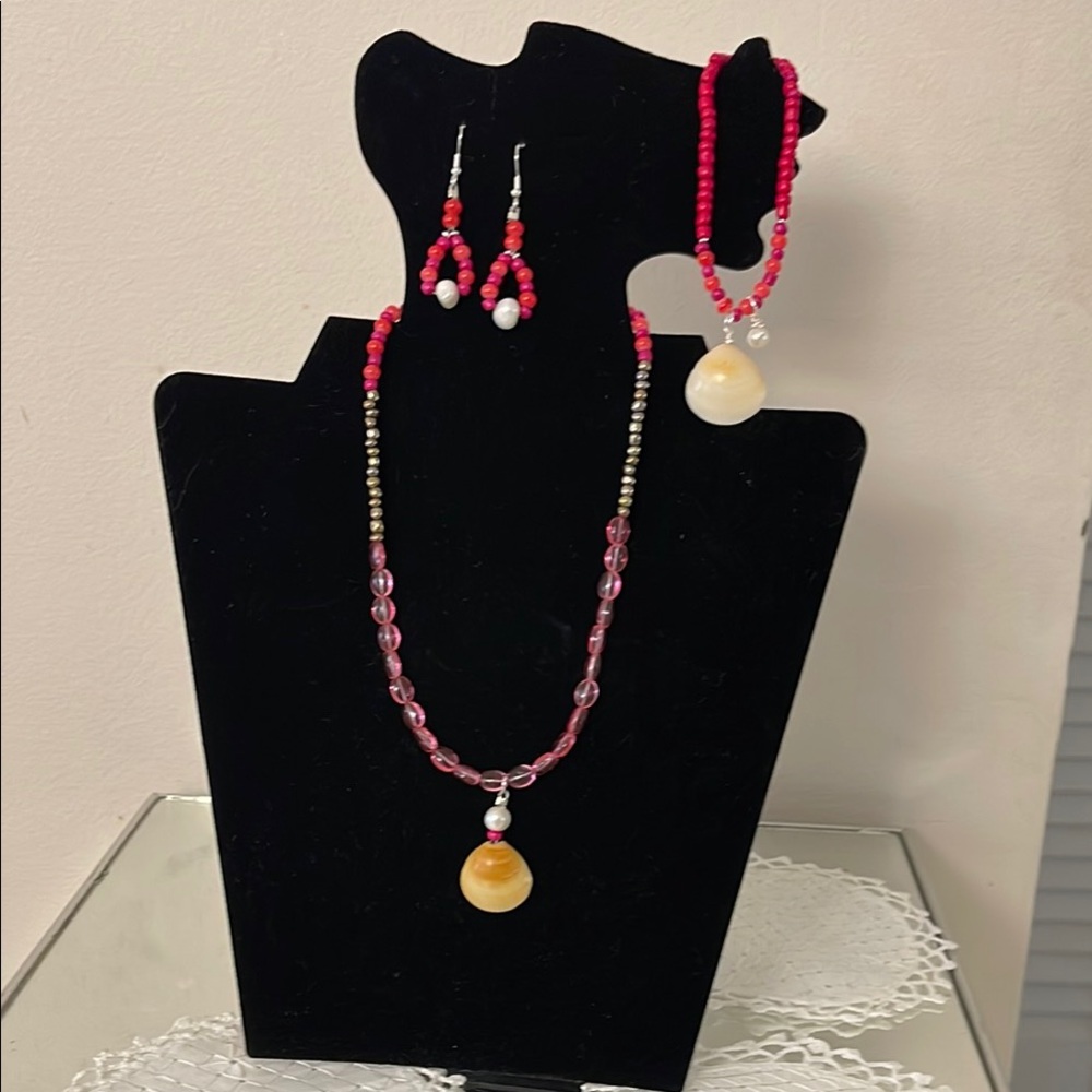 Elegant Red and silver Beaded seashell Jewelry Set